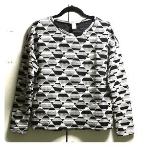 H&M cozy black and white geometric sweatshirt
